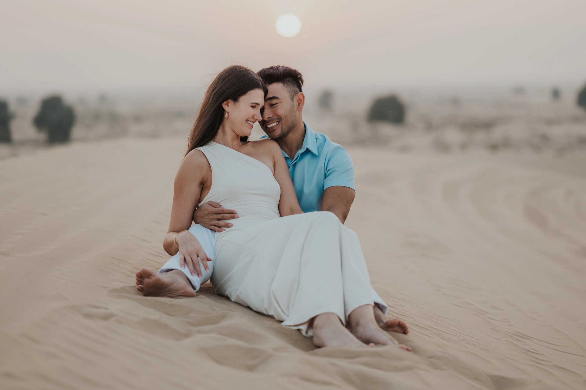Koppelfotoshoot op de duinen in Dubai