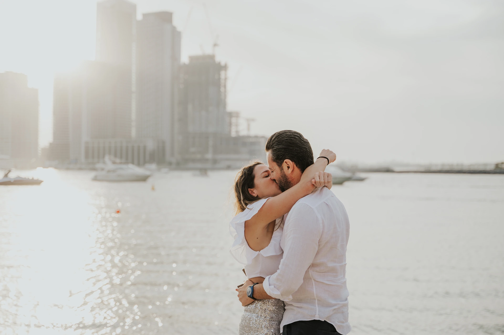 Dubai Fotoshooting mit Skyline der Marina