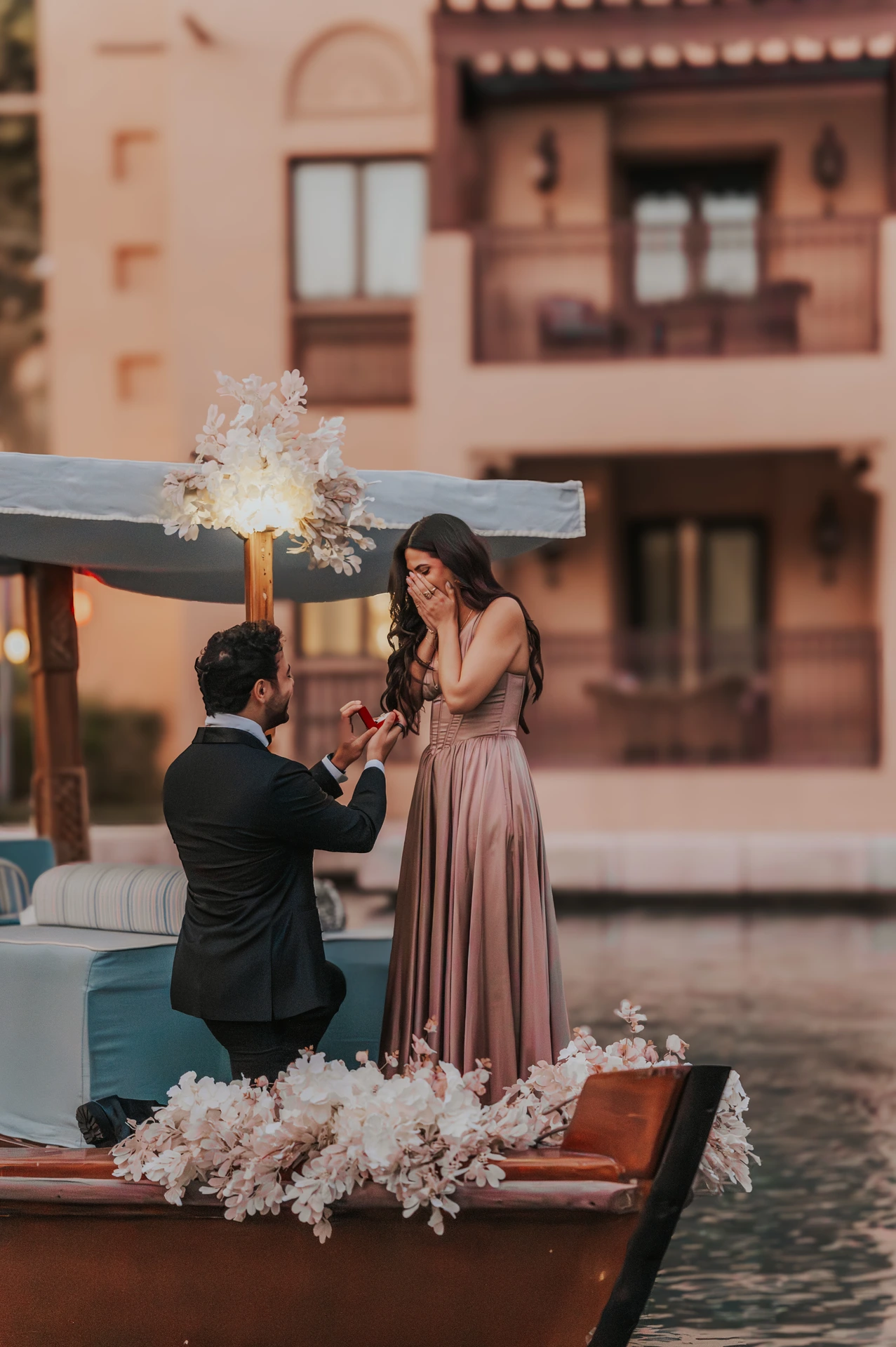 A photoshoot of a couple proposing in Dubai 